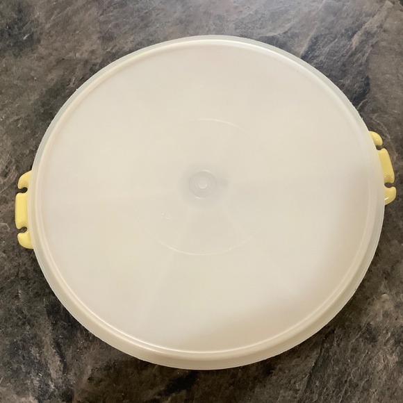 Vintage Tupperware Snack Server with Lid - Picture 5 of 9